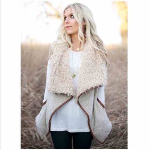 BellanBlue Jackets & Blazers - 028 Cozy Vegan Fur Shearling Lined Pocket Vest